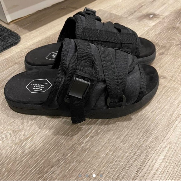 Slides (only worn once, too small for me) USA size: 7.5 mens/9.5 womens - Picture 1 of 3